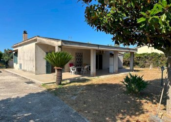 Giardino - Villa via Vulcano, 9, Aprilia - photo 1