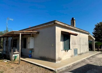 Facciata - Villa via Vulcano, 9, Aprilia - photo 14