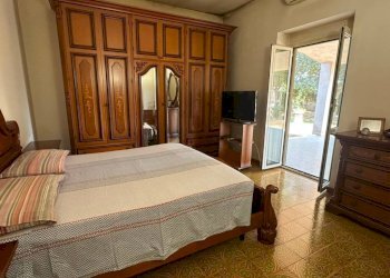 Camera da letto - Villa via Vulcano, 9, Aprilia - photo 28