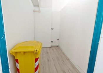 Locale - Commercial Premises Via Carlo Magno 20, Taranto - photo 14