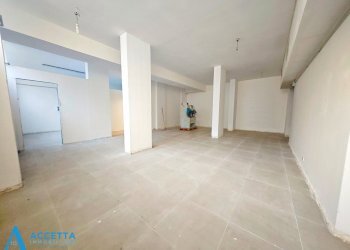 Locale - Commercial Premises Via Carlo Magno 20, Taranto - photo 19