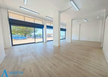 Locale - Commercial Premises Via Carlo Magno 20, Taranto - photo 2