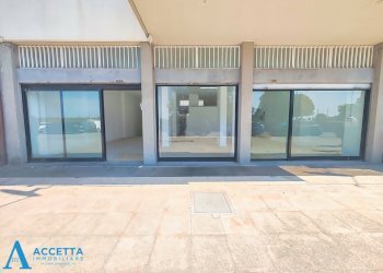 Locale - Commercial Premises Via Carlo Magno 20, Taranto - photo 6