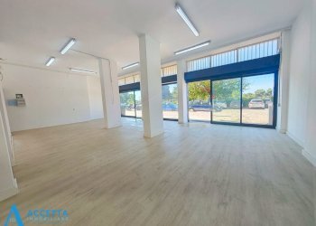 Locale - Commercial Premises Via Carlo Magno 20, Taranto - photo 25