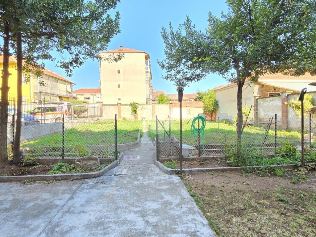 Three-room apartment Via san francesco d' assisi, Venaria Reale - photo 3