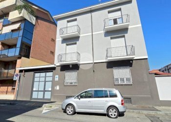 Three-room apartment Via san francesco d' assisi, Venaria Reale - photo 1