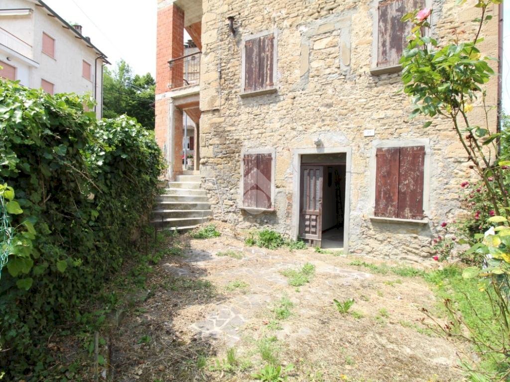 Four-room apartment Via Riana, Carpineti - photo 1
