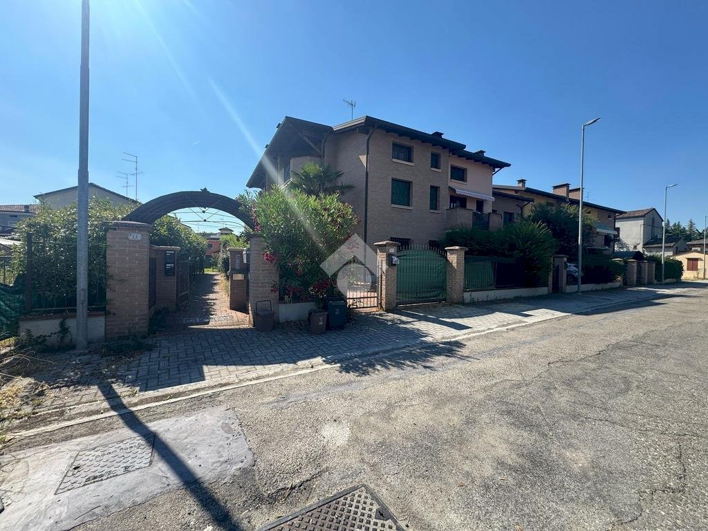 Three-room apartment Piazza Allende, Campegine - photo 3