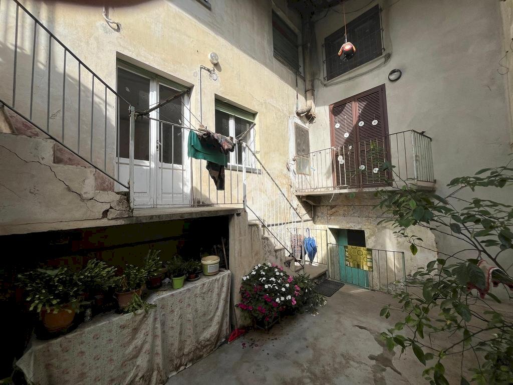 Three-room apartment Via Guglielmo Oberdan, Barge - photo 1