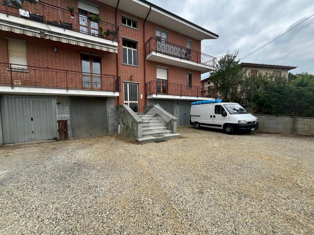 Three-room apartment Via Bagnolo, Barge - photo 1