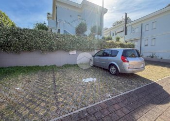 Parking space Via Roma, Misano Adriatico - photo 3