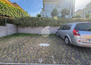 Parking space Via Roma, Misano Adriatico - photo 4
