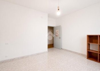 Three-room apartment Via della Repubblica, Cavriago - photo 8