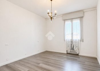 Three-room apartment Via della Repubblica, Cavriago - photo 9