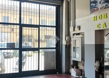 Warehouse Via faliero vezzani, Genova (neighborhood Certosa) - photo 2