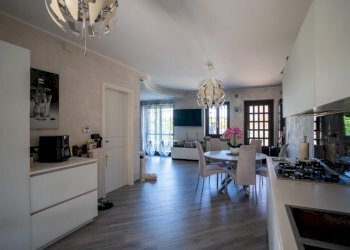 Villa La Loggia via Bellini 27, La Loggia - photo 74
