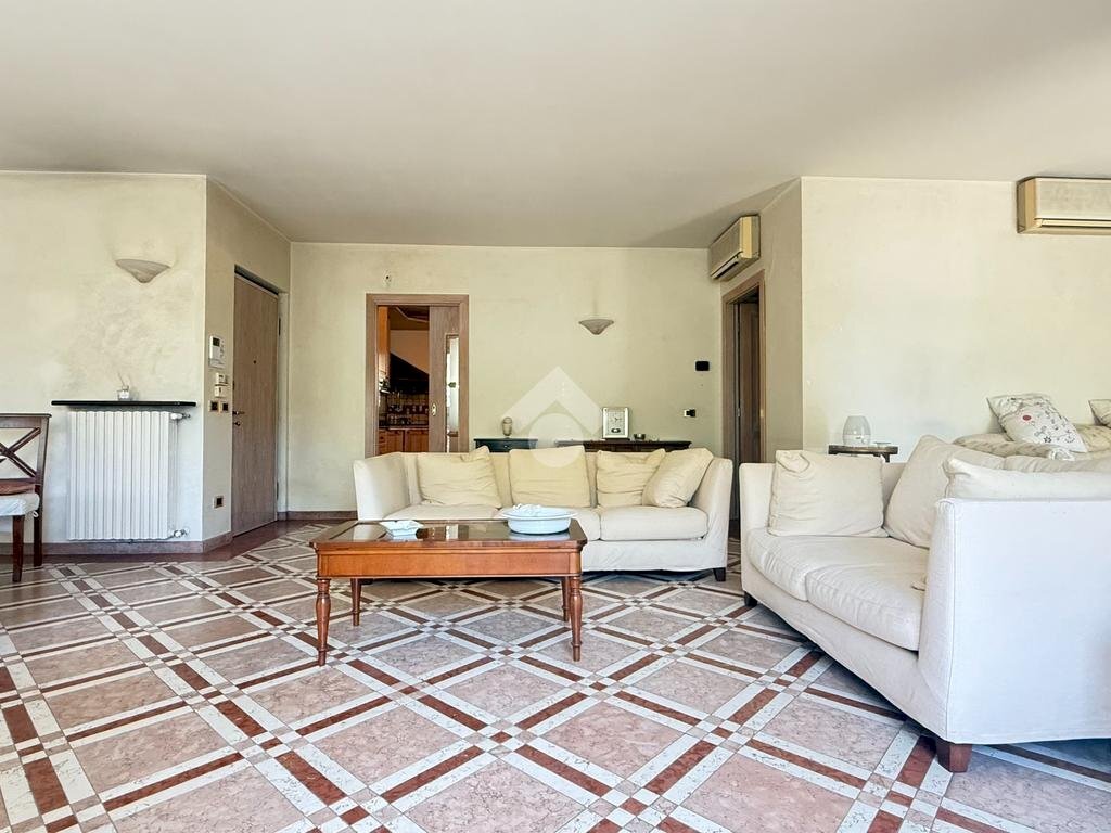 Four-room apartment Via Piero Bottoni, Milano (neighborhood Vigentino) - photo 1