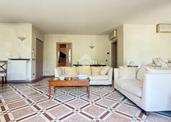 Four-room apartment Via Piero Bottoni, Milano (neighborhood Vigentino) - photo 1