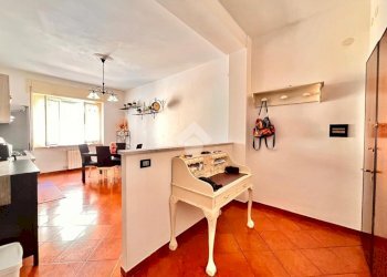 Three-room apartment Via Gio Batta Valle, La Spezia (neighborhood Ospedale) - photo 2