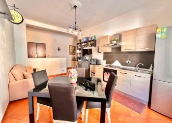 Three-room apartment Via Gio Batta Valle, La Spezia (neighborhood Ospedale) - photo 5