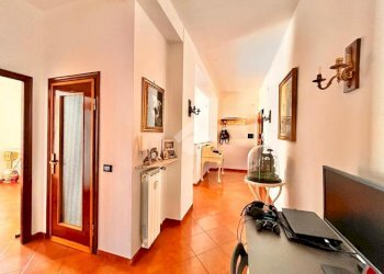 Three-room apartment Via Gio Batta Valle, La Spezia (neighborhood Ospedale) - photo 28