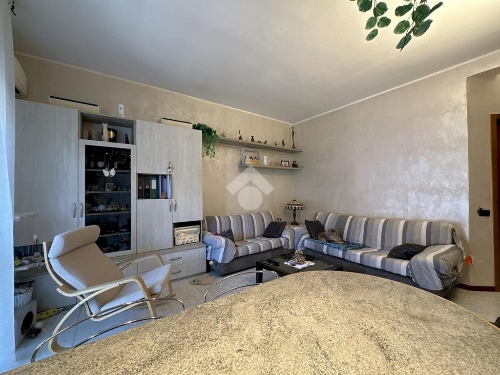 Two-room apartment Via Monte Grappa, Carugate - photo 1