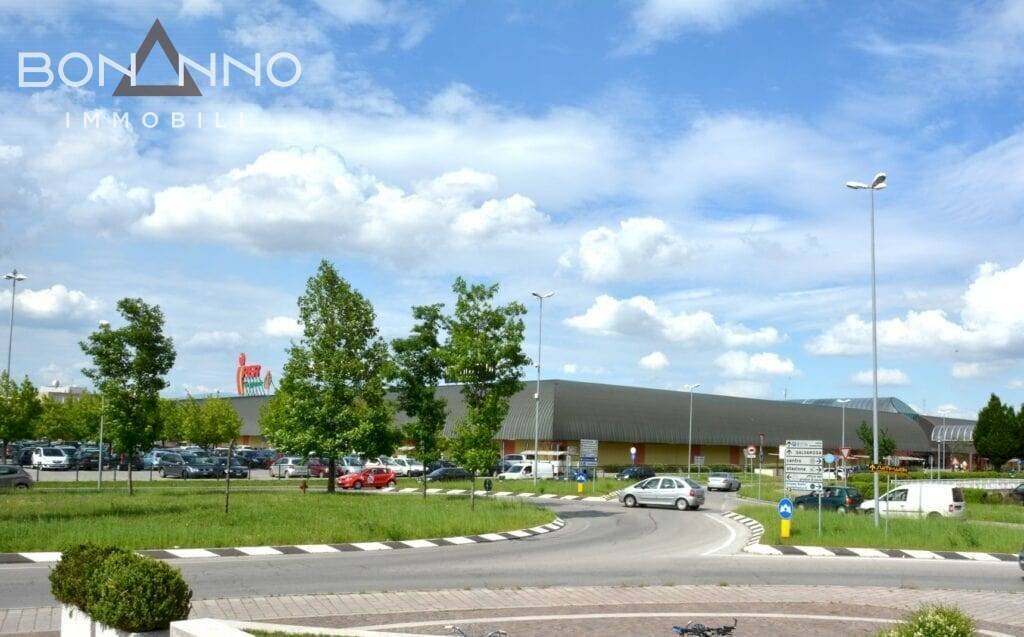 Foto 2 - Commercial Activity PIAZZA GIORGIONE
0, Castelfranco Veneto - photo 2