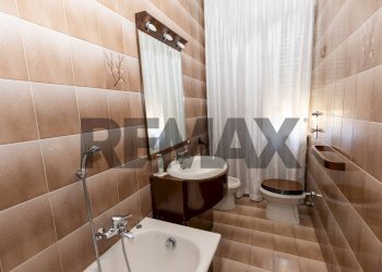 Bagno - Bilocale Via Dei Gigli
 
7, Corsico - foto 16