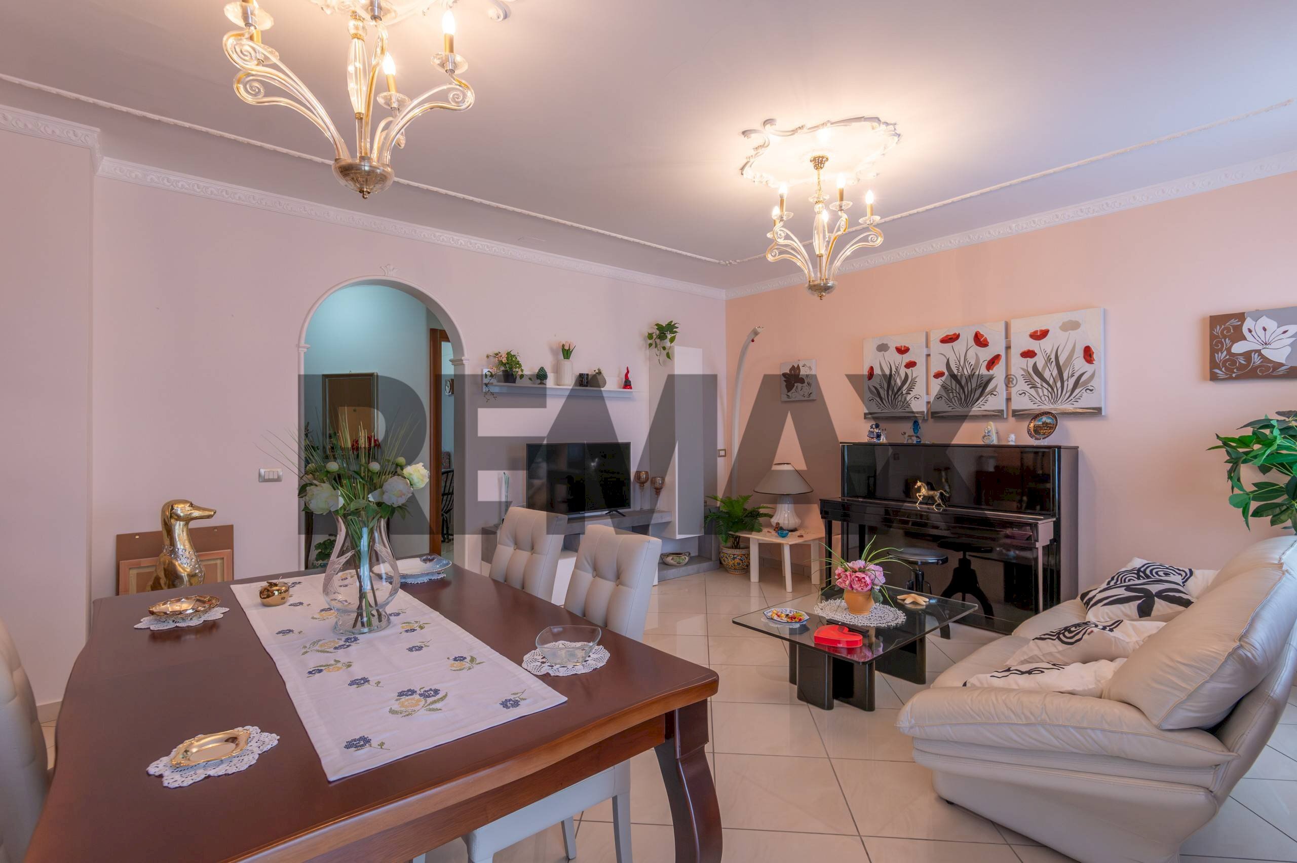 Sala da pranzo - Appartamento Via Tenente Cataldo
 
7, Caltagirone - foto 3