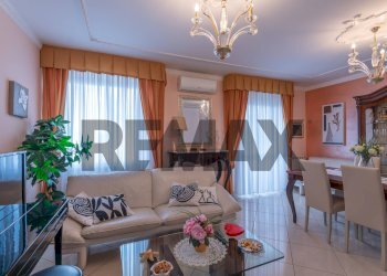 Sala da pranzo - Appartamento Via Tenente Cataldo
 
7, Caltagirone - foto 4
