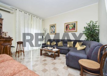 Soggiorno - Four-room apartment Via Vittorio Emanuele
 
328, Aci Catena - photo 3