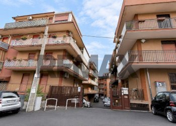 Edificio all\'aperto - Four-room apartment Via Vittorio Emanuele
 
328, Aci Catena - photo 25