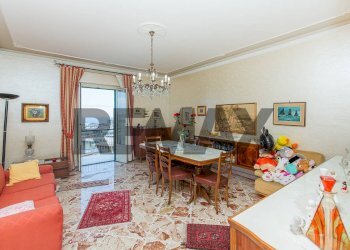 Sala da pranzo - Quadrilocale Via Vincenzo Bellini
 
43, Acireale - foto 18