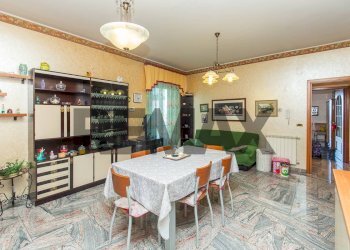 Sala da pranzo - Quadrilocale Via Vincenzo Bellini
 
43, Acireale - foto 39