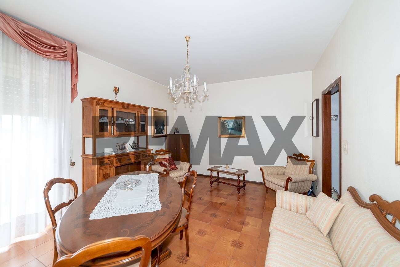 Sala da pranzo - Apartment via del risorgimento
 
15, Motta Sant'Anastasia - photo 1