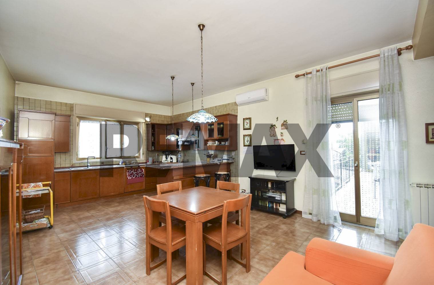 Sala da pranzo - Four-room apartment Via XIX Traversa
 
147, Belpasso - photo 1