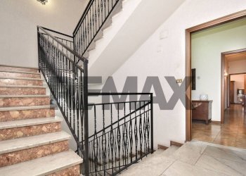 Scale - Four-room apartment Via XIX Traversa
 
147, Belpasso - photo 4
