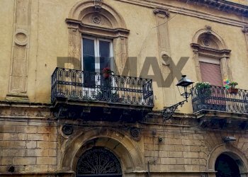 Edificio all\'aperto - Three-room apartment Corso vittorio Emanuele
 
77, Caltagirone - photo 1