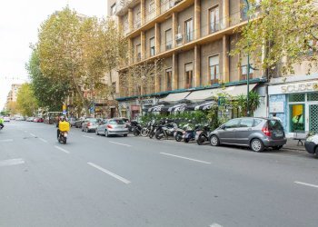 Edificio all\'aperto - Bar Tavola Calda - Fredda Viale Vittorio Veneto
35, Catania - foto 22