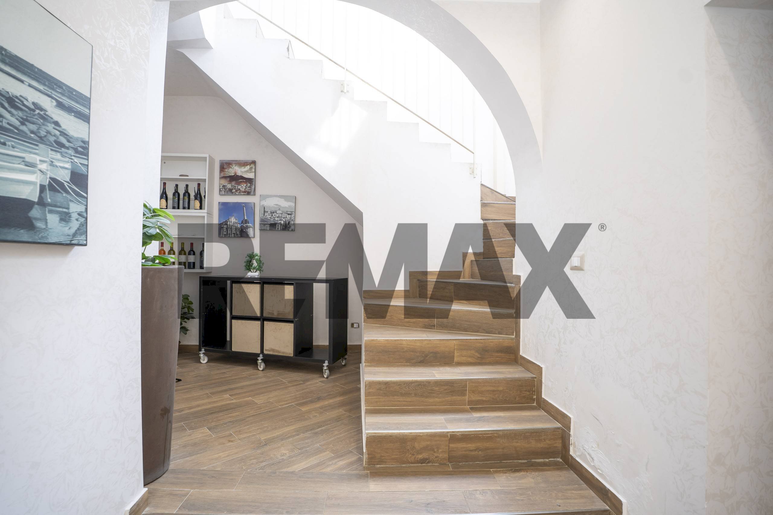 Scale - Casa indipendente Via madonna delle grazie
41, Aci Sant'Antonio - foto 3