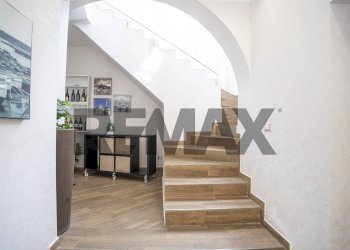 Scale - Casa indipendente Via madonna delle grazie
 
41, Aci Sant'Antonio - foto 3