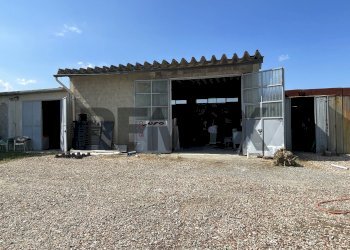 esterno - Magazzino via arnovecchio
140, Empoli - foto 1