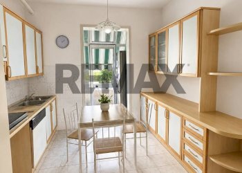 Sala da pranzo - Four-room apartment VIALE DUE GIUGNO
 
4, Castelfranco di Sotto - photo 2