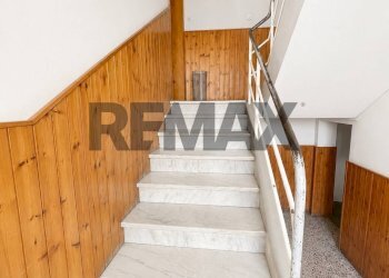Scale - Four-room apartment VIALE DUE GIUGNO
 
4, Castelfranco di Sotto - photo 14