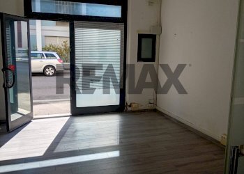 vista da dentro - Commercial Premises Via Domenico Bartoloni
 
54, Empoli - photo 4