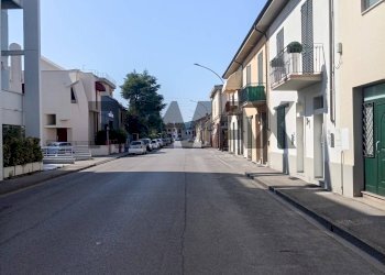 strada - Commercial Premises Via Domenico Bartoloni
 
54, Empoli - photo 5