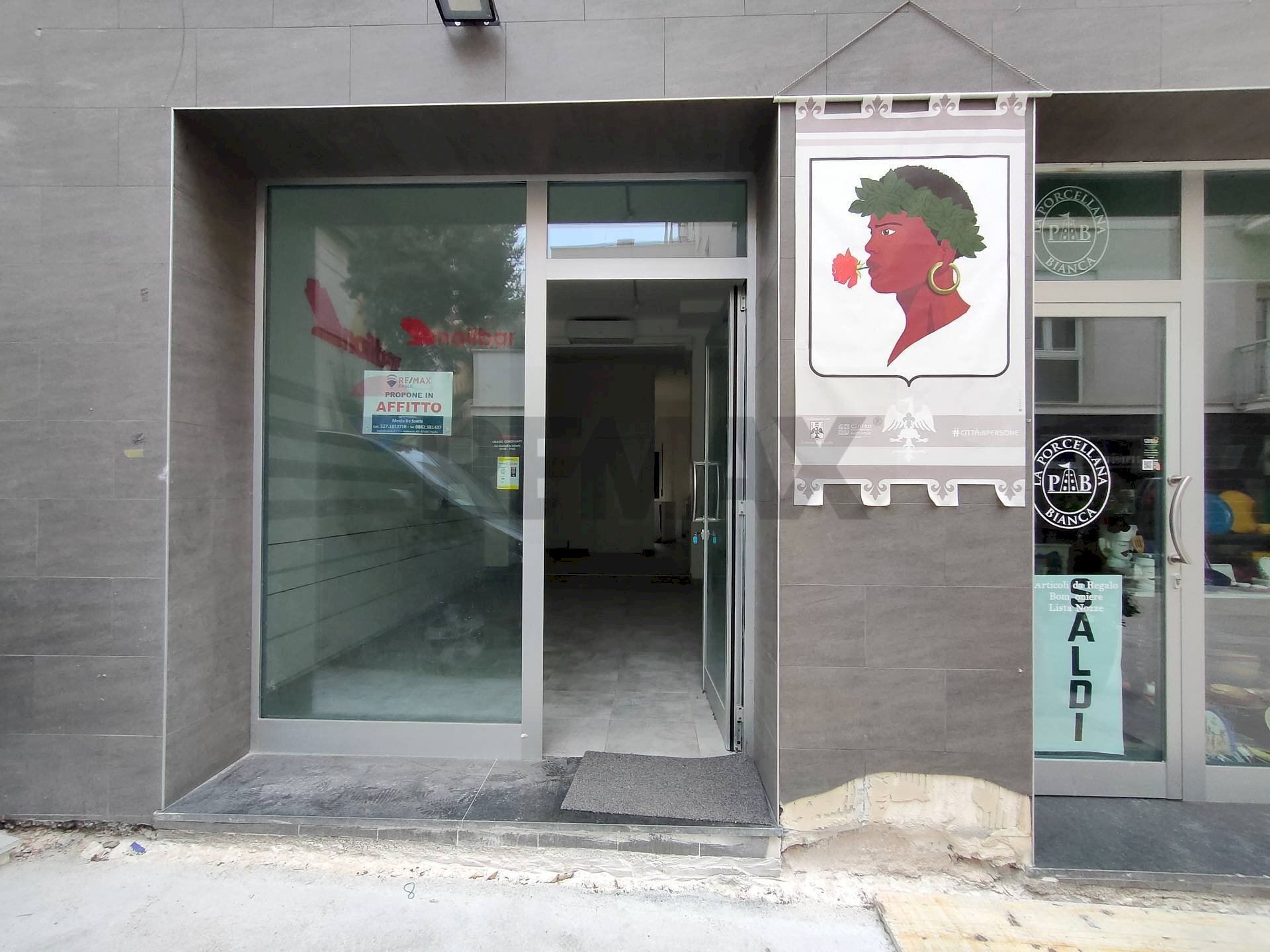 Edificio all\'aperto - Shop Via Verdi
 
13, L'Aquila - photo 1