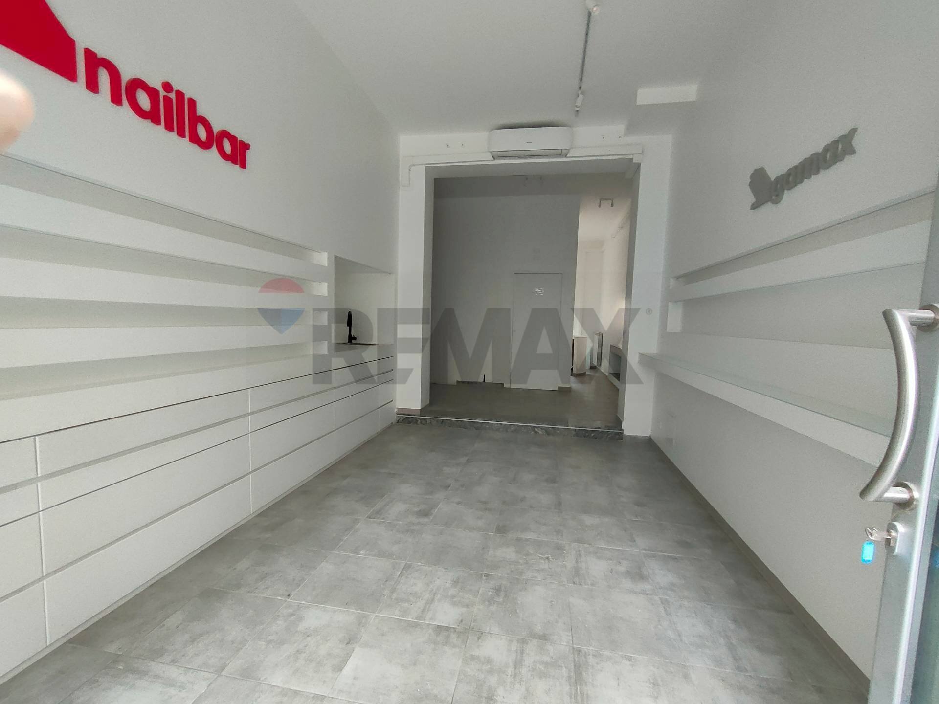 Hall / corridoio - Shop Via Verdi
13, L'Aquila - photo 2
