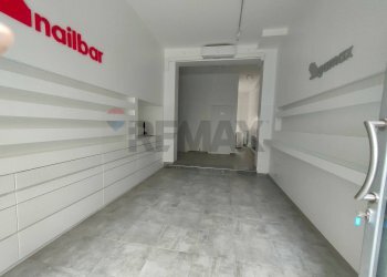 Hall / corridoio - Shop Via Verdi
13, L'Aquila - photo 2