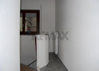 Hall / corridoio - Shop Via Verdi
13, L'Aquila - photo 7